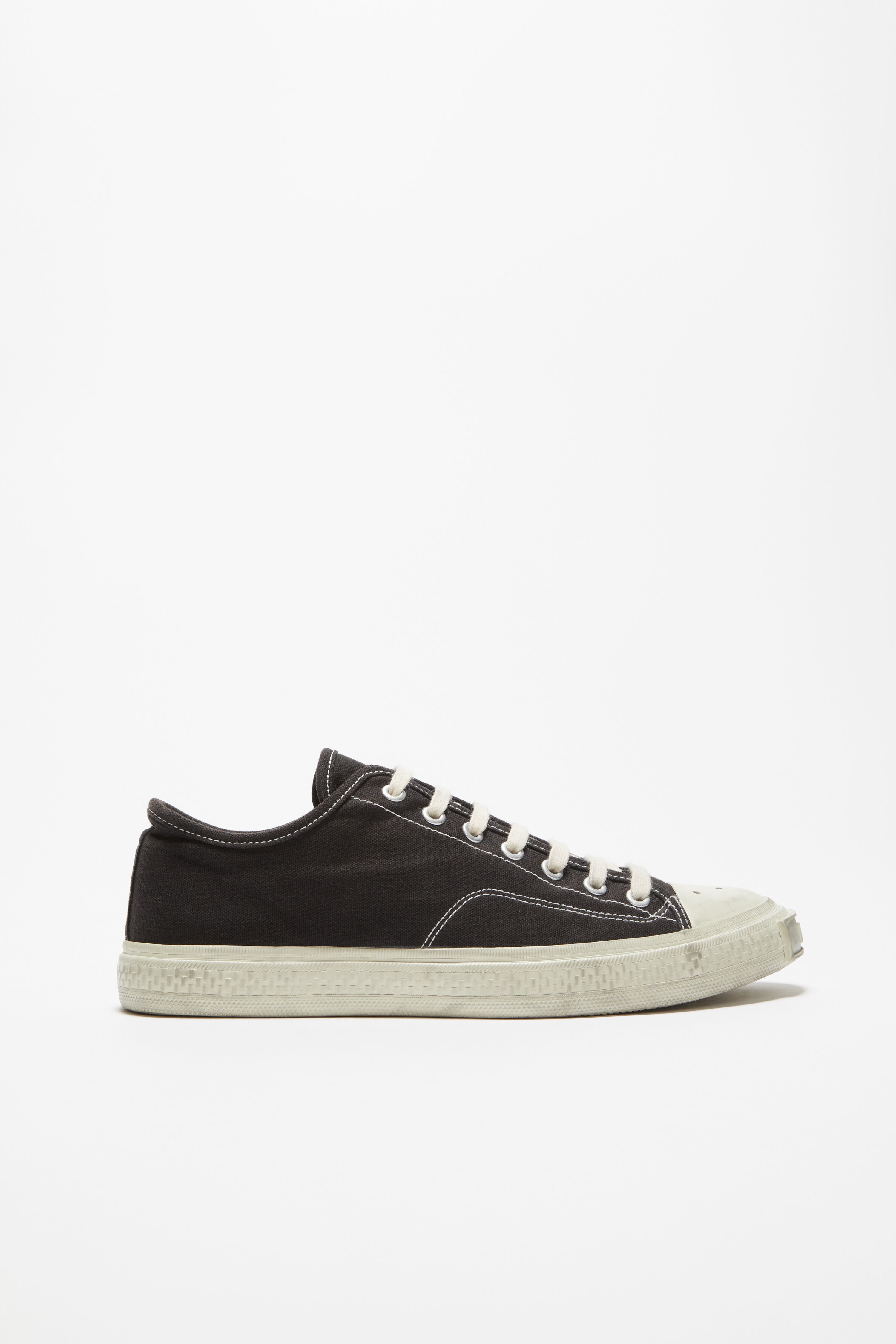 Low top sneakers - Black/off white - 1