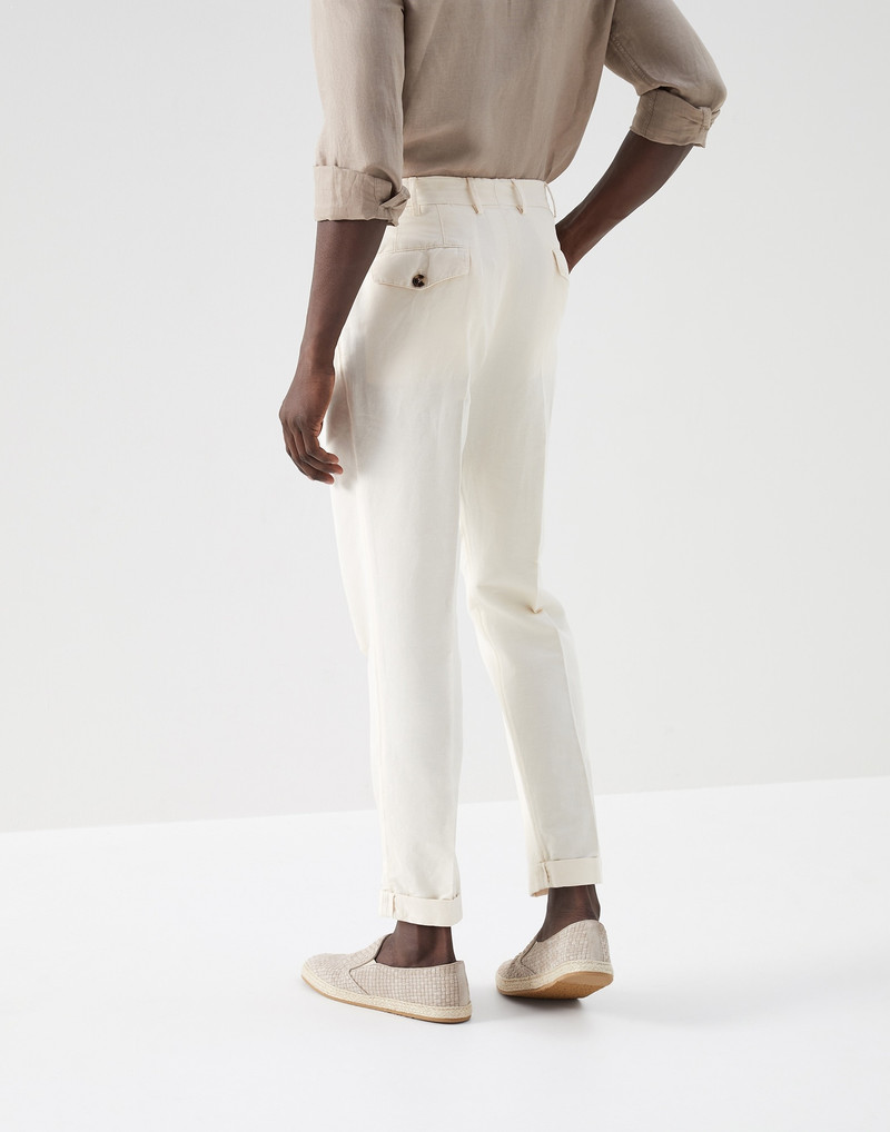 Brunello Cucinelli Garment-dyed leisure fit trousers in twisted linen and cotton gabardine with double pleats and draws outlook
