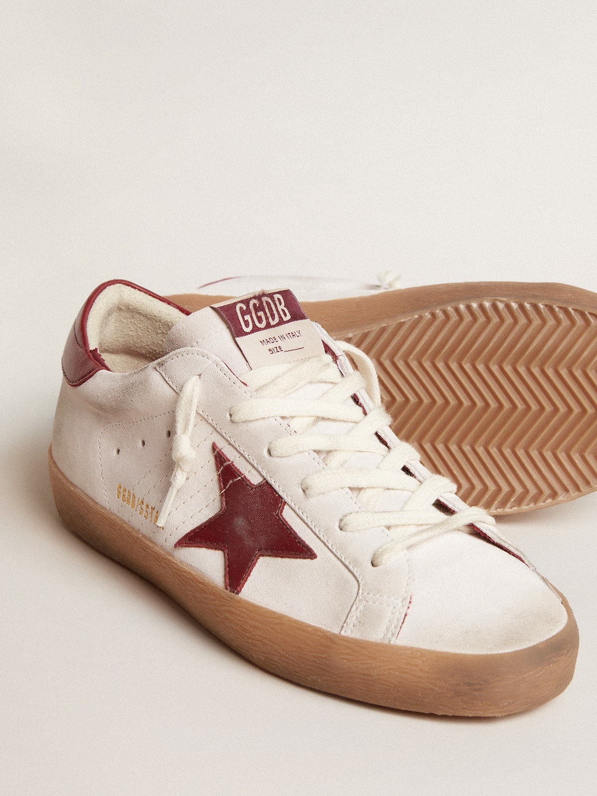 Super-Star in white suede with burgundy leather star and heel tab - 3