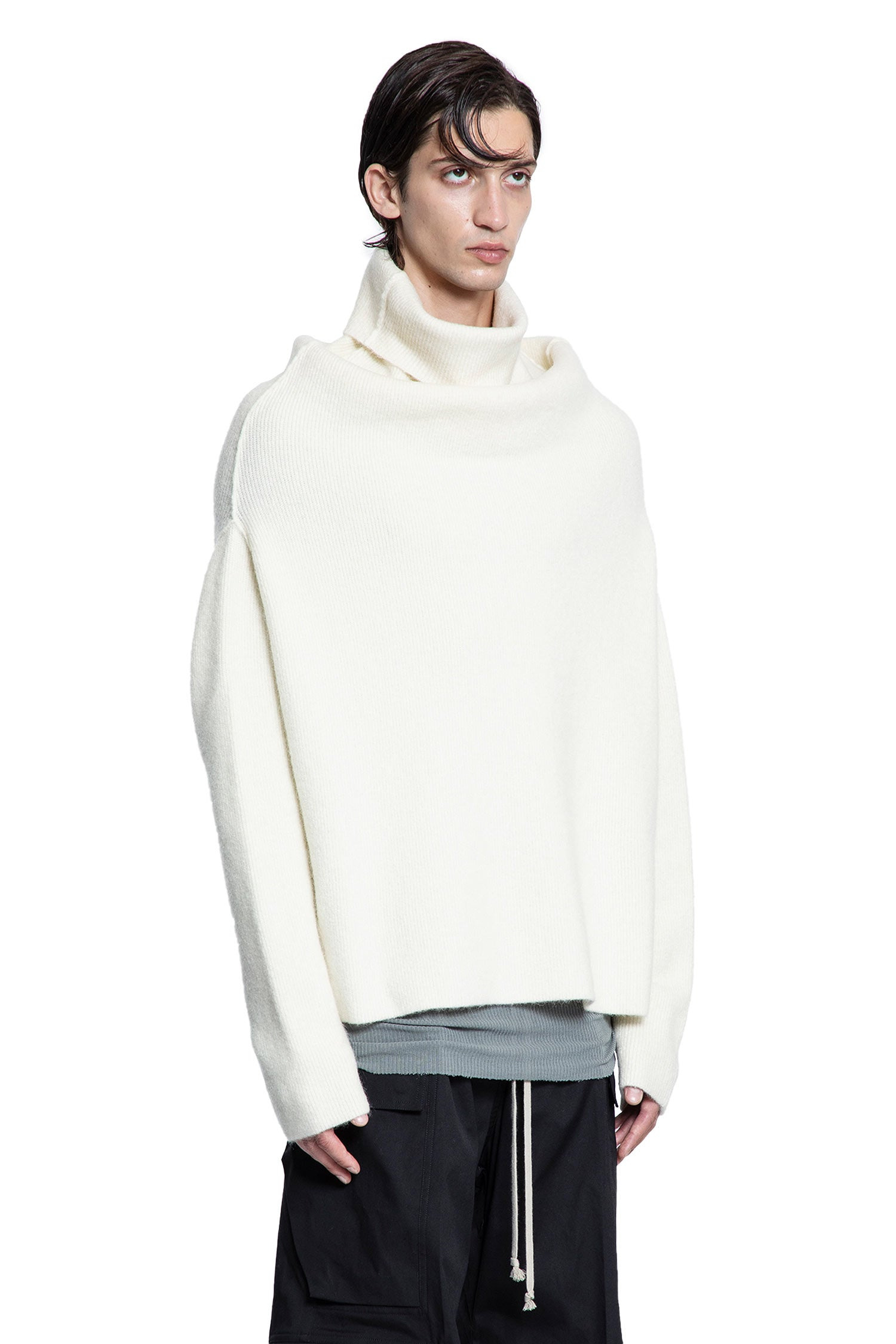 Concordians-Shroud-In-Alpaca-Knit - 2