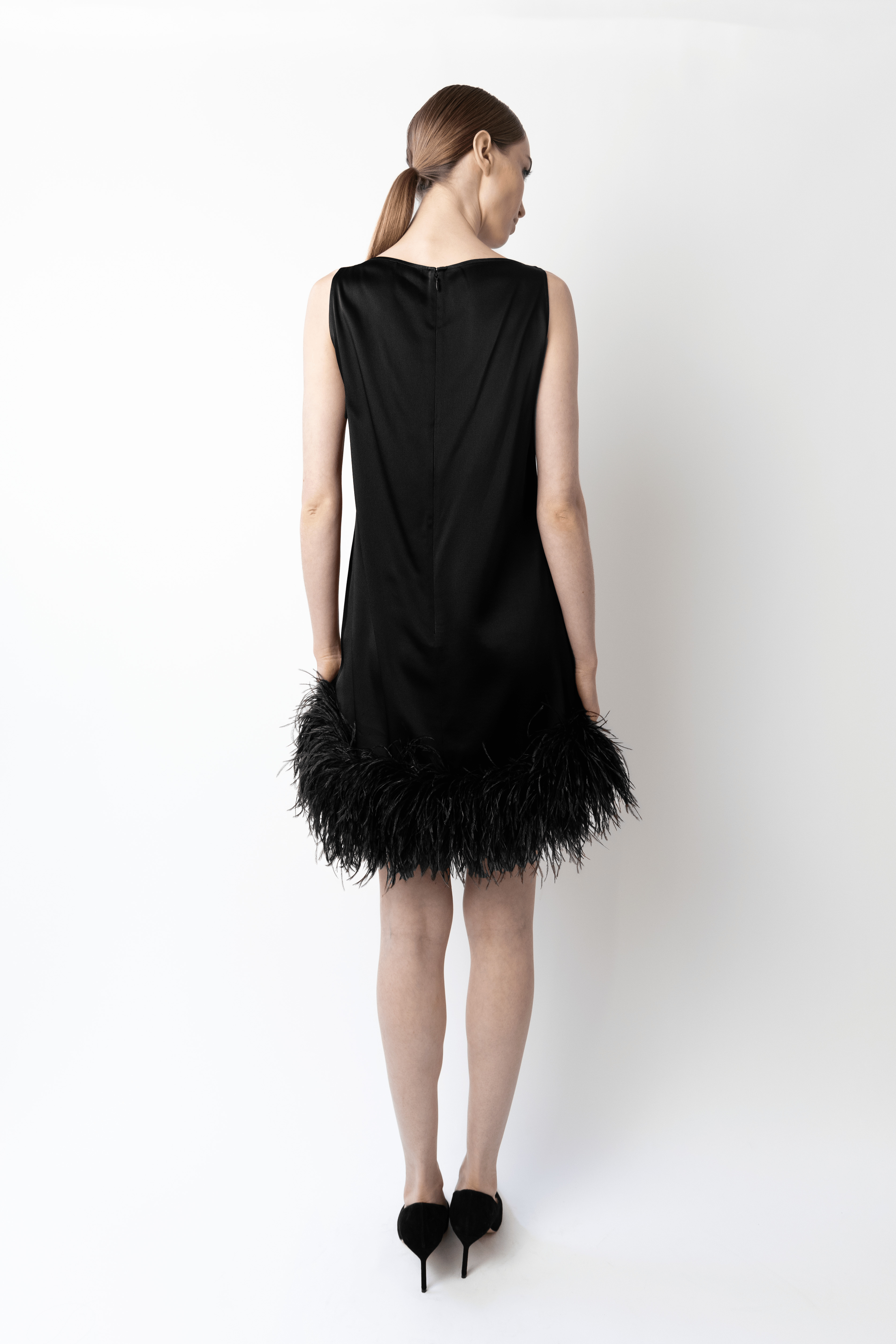 Satin Sleeveless Mini Dress With Feathers - 3