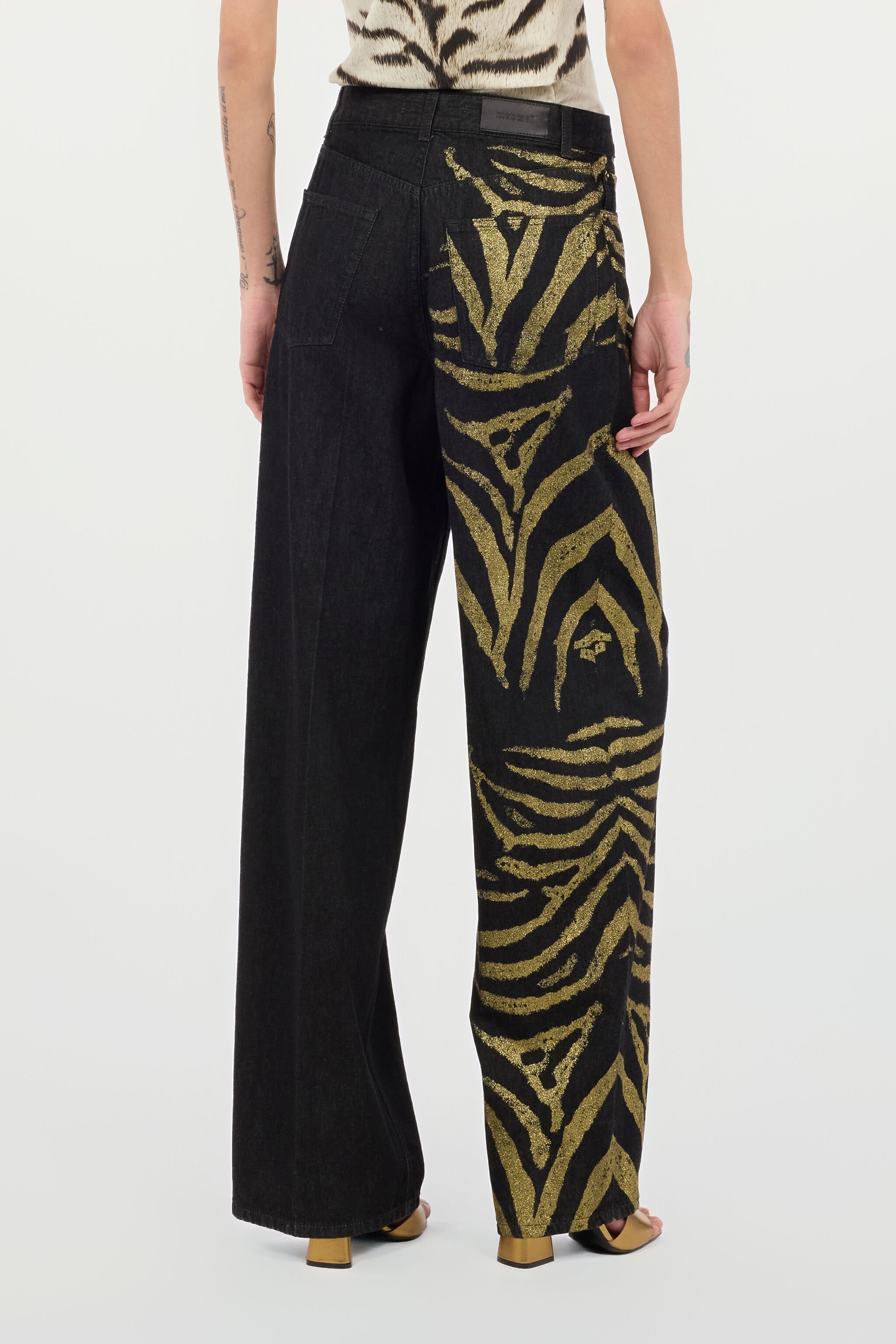 Jeans With Zebra Print On Side - 4