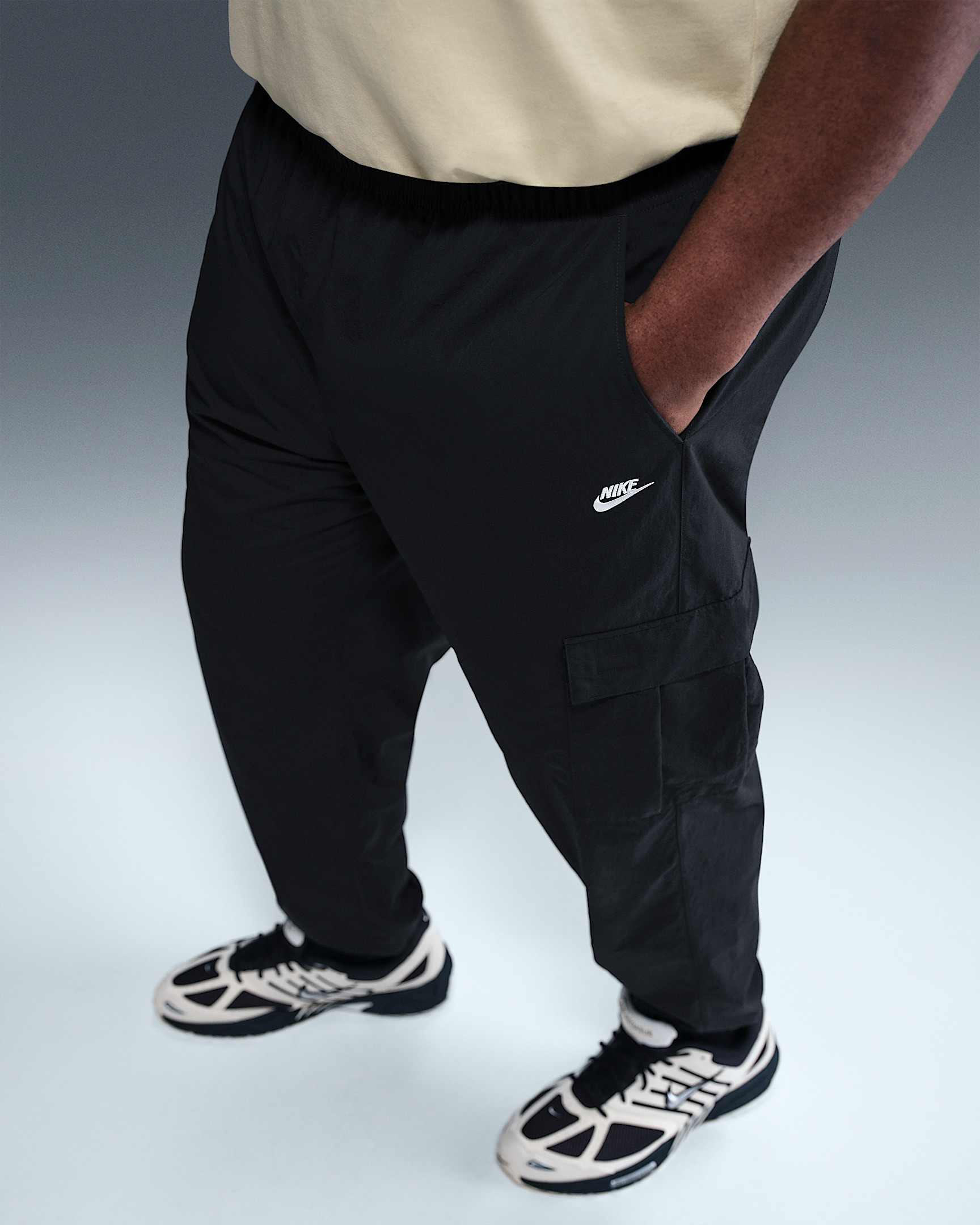 Nike Club Men's Woven Cargo Pants - 10