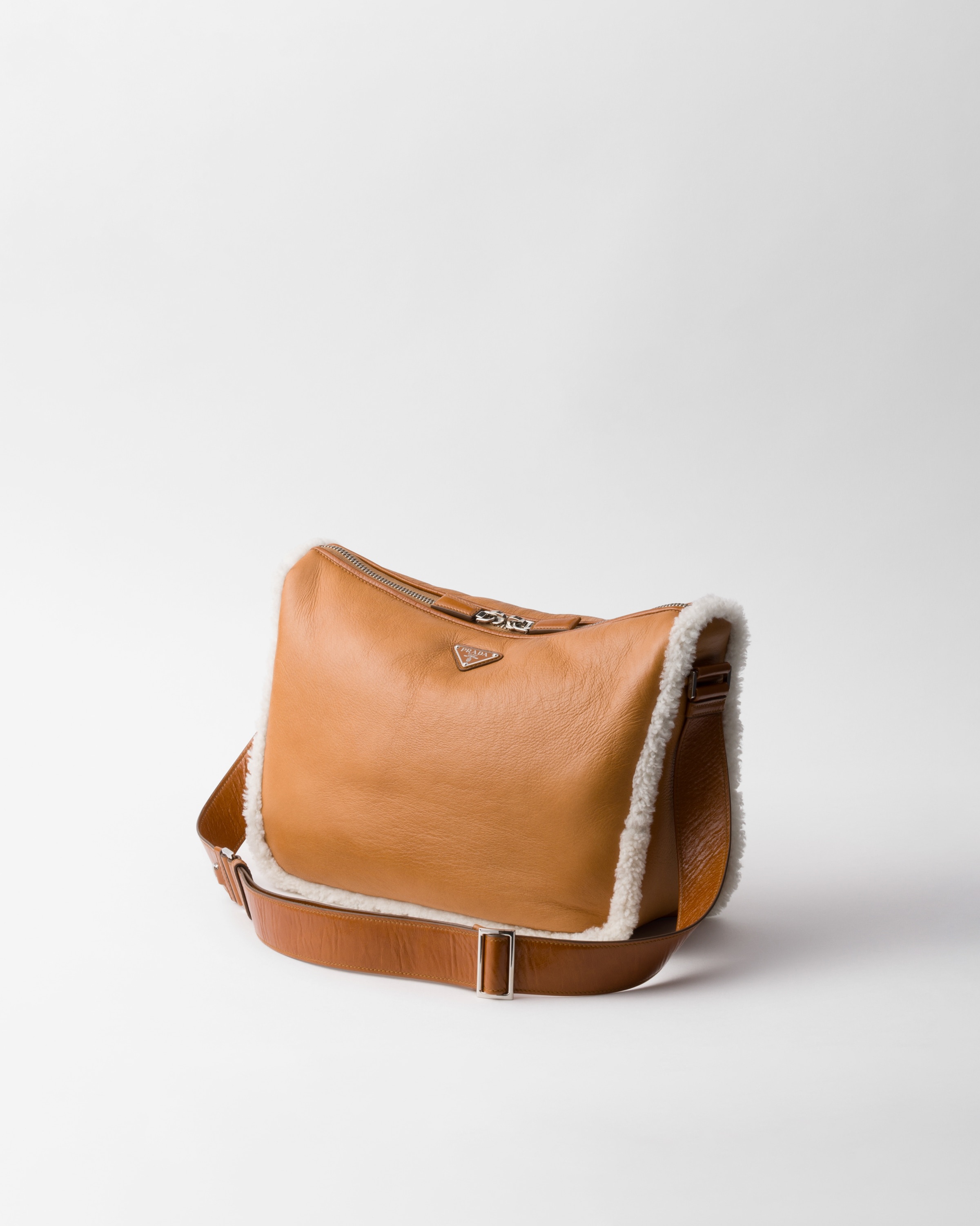 【PRADA】SHEARLING SHOULDER BAG Prada Shearling shoulder bag | REVERSIBLE