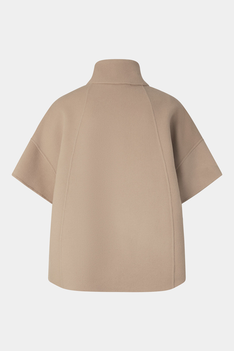 Venice wool vest in Camel 8