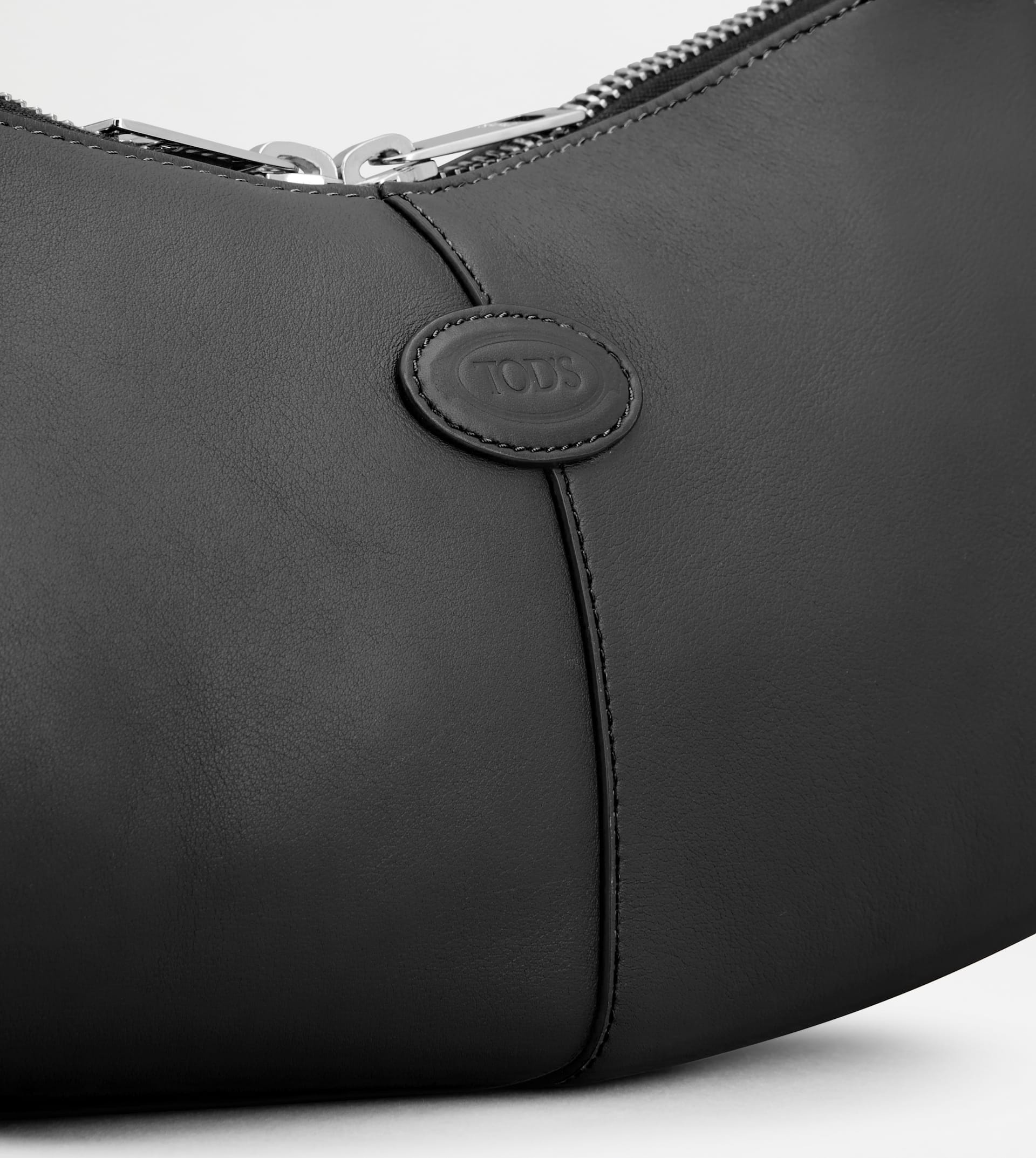 TOD'S DI BAG SWING SHOULDER BAG IN LEATHER MINI - BLACK - 5