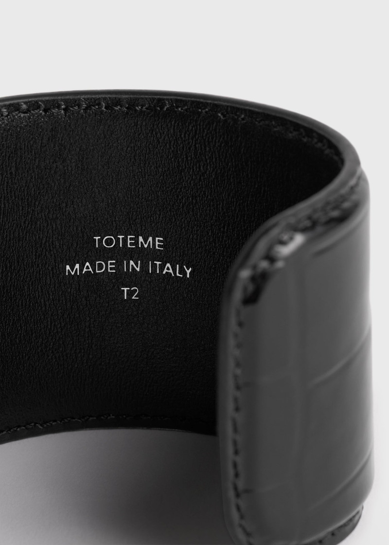 Croco-embossed cuff black 6