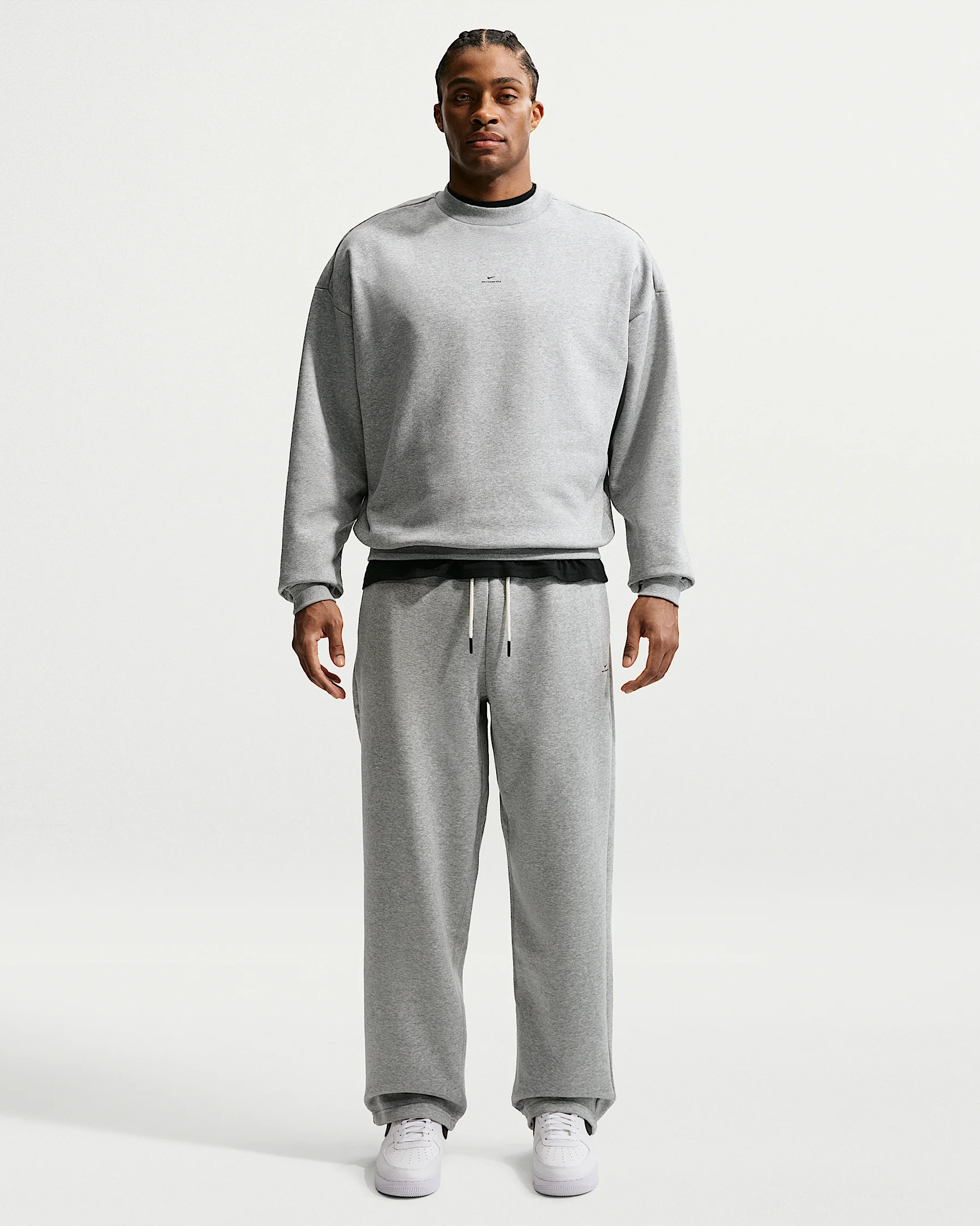 Nike Standard Issue Men's Therma-FIT Brushed Open-Hem Basketball Pants - 1