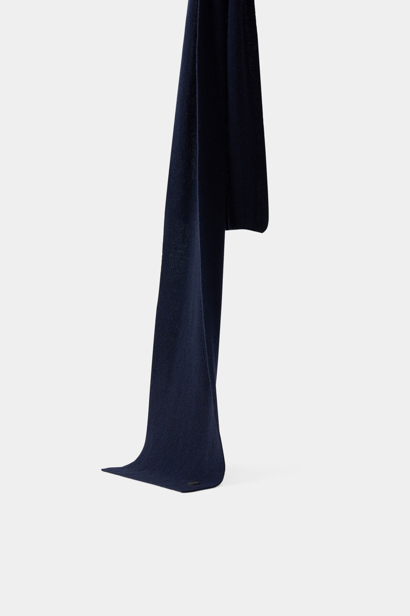 Gabe Scarf in Navy blue 5