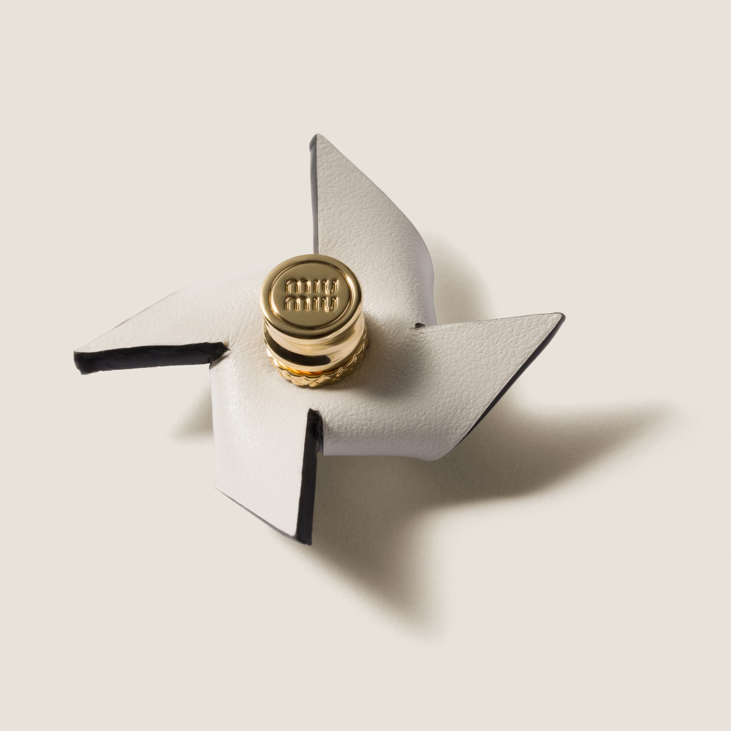 Leather pinwheel brooch - 3