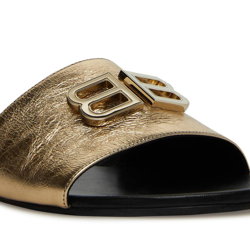 Women's Groupi Sandal  in Gold 8