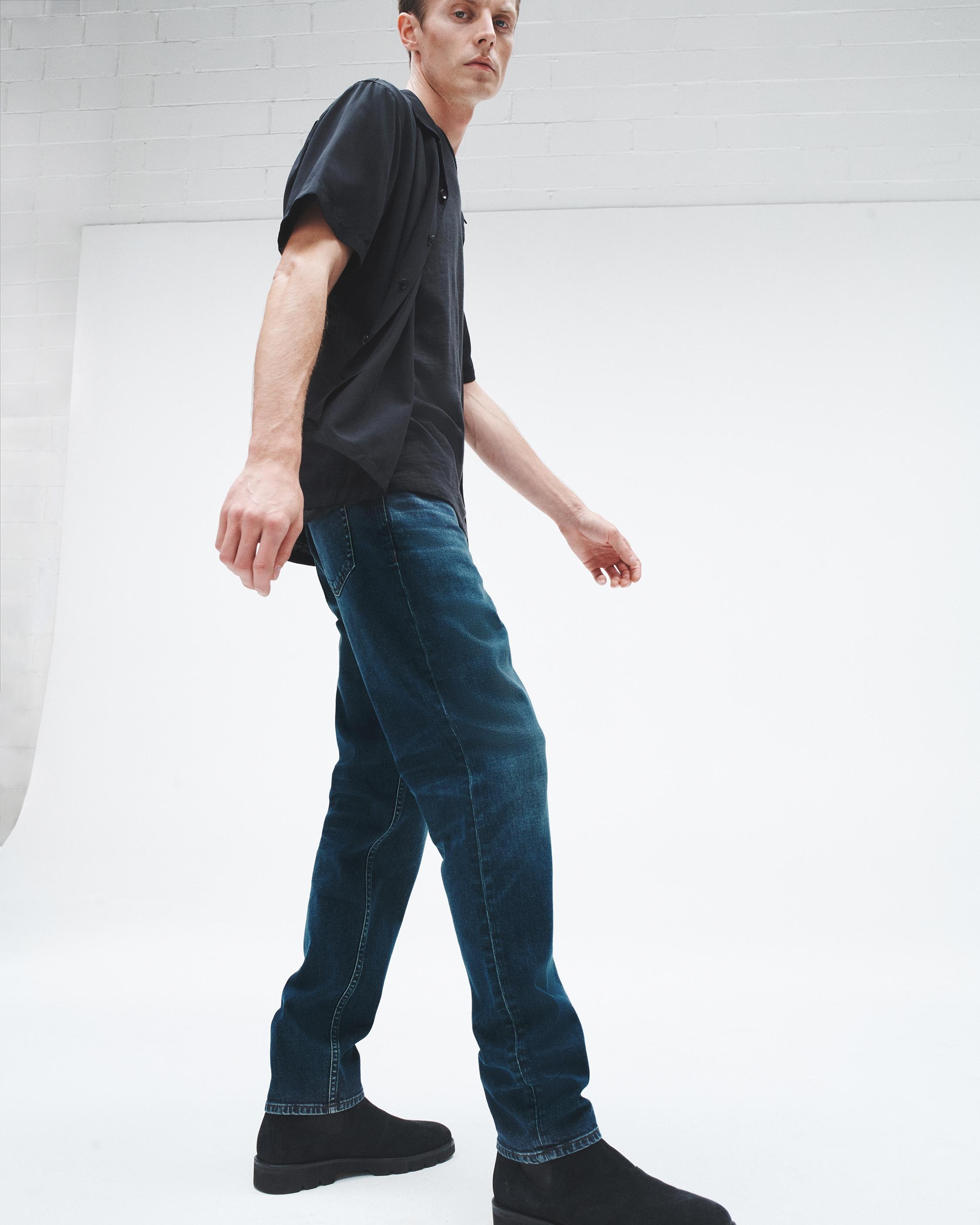 Fit 3 - Cole
Athletic Authentic Stretch Jean - 7