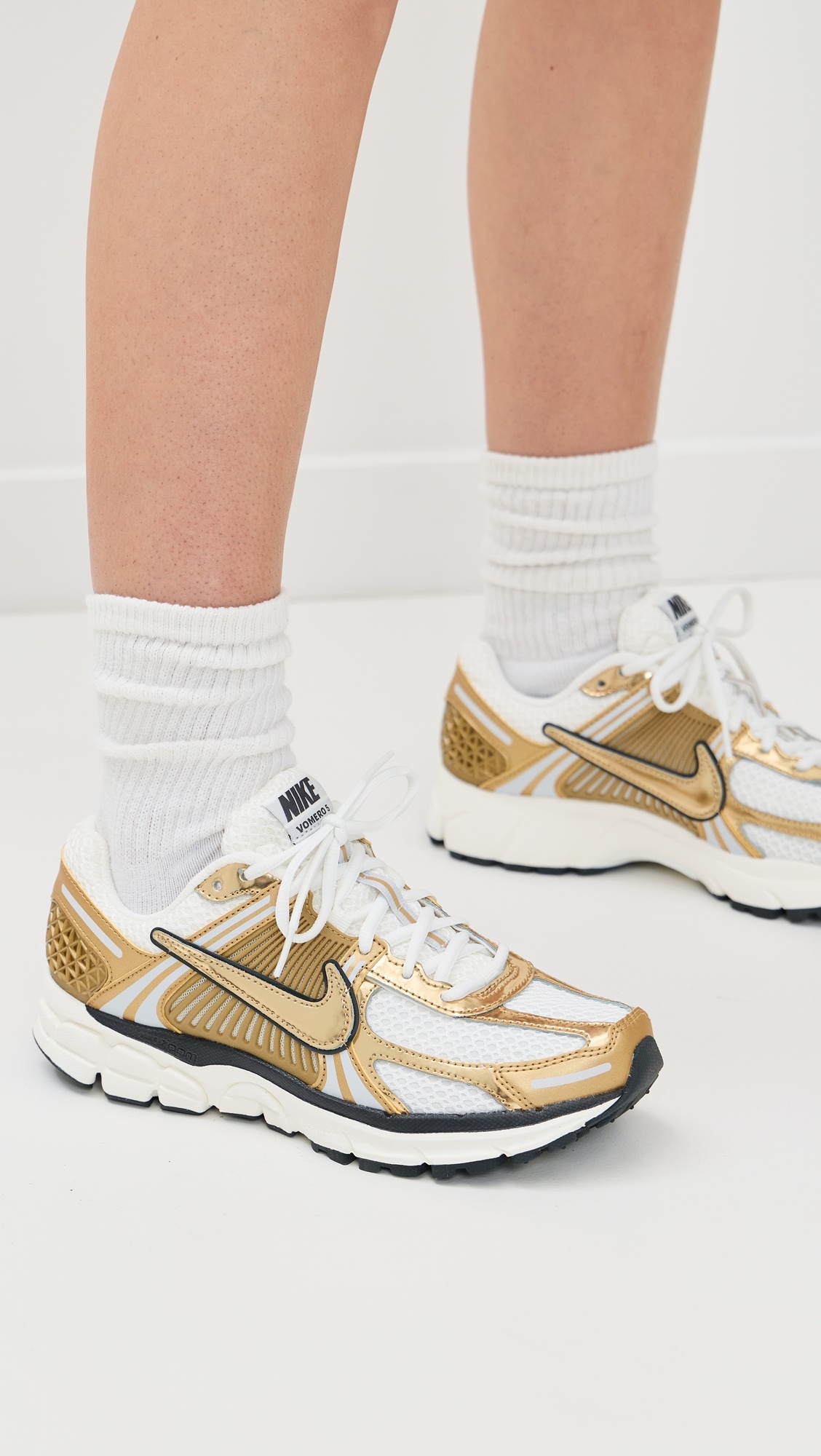 Nike Zoom Vomero 5 Gold Sneakers - 2