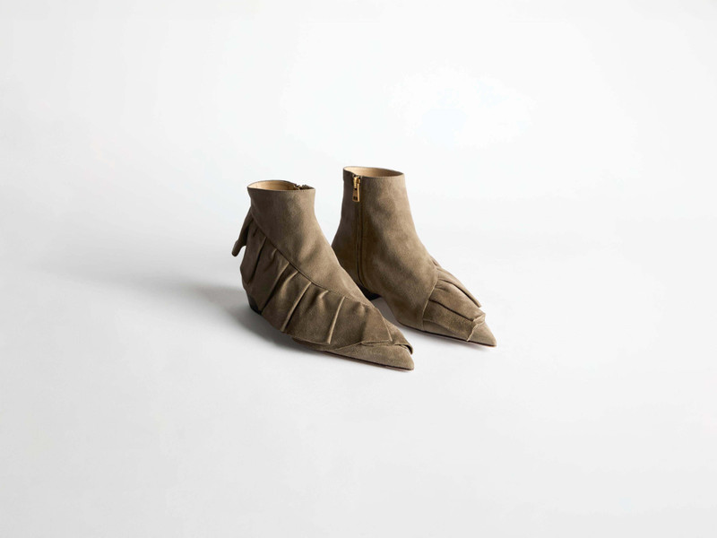 JW Anderson WOMENS RUFFLE BOOTS IN GREY outlook
