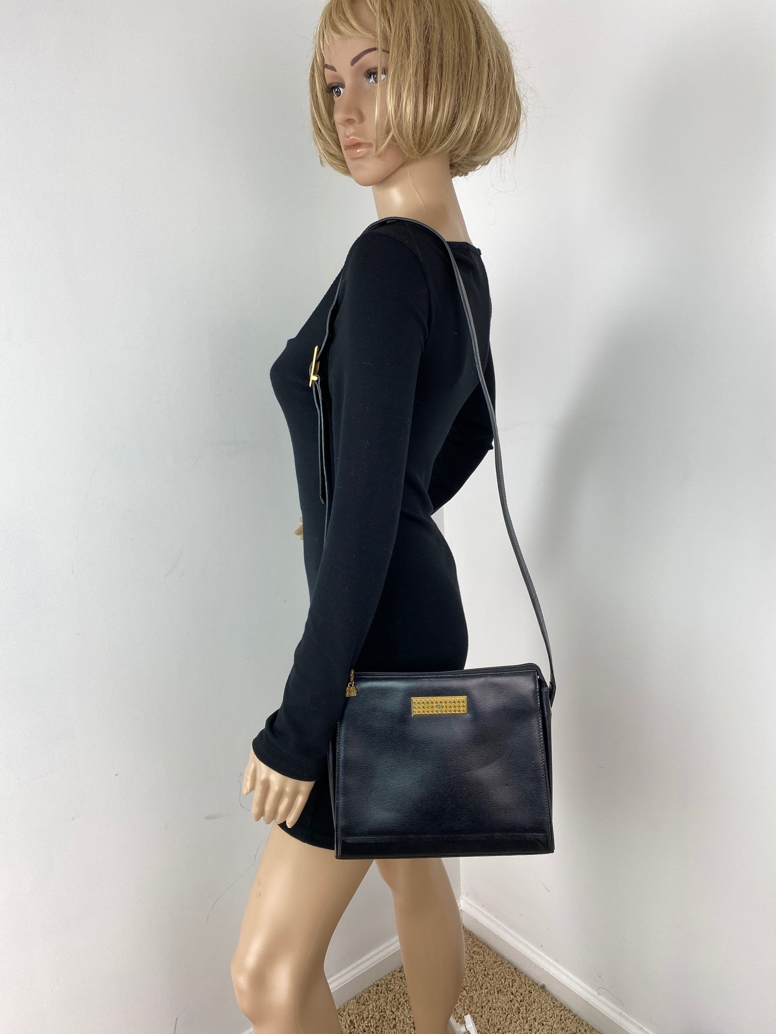 CHRISTIAN DIOR Black  Leather Adjustable Shoulder Bag Authentic Pre owned - 7