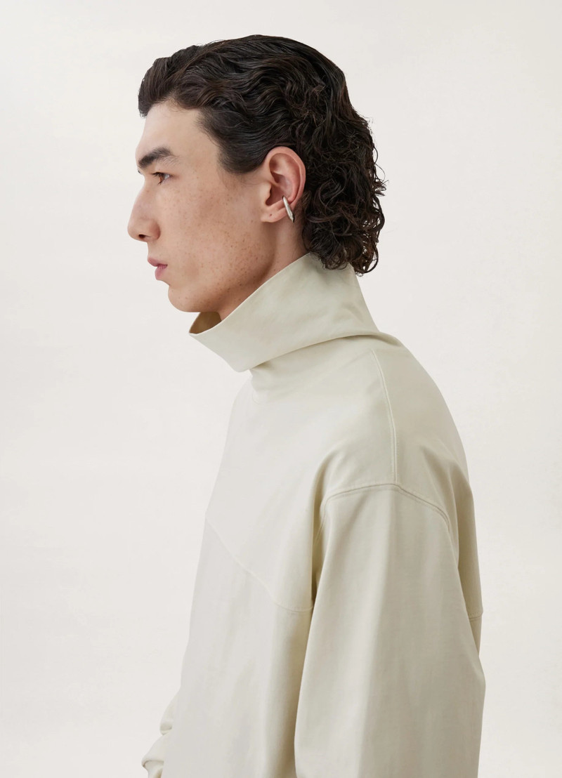 HIGH COLLAR SWEATSHIRT
MEDIUM JERSEY 4