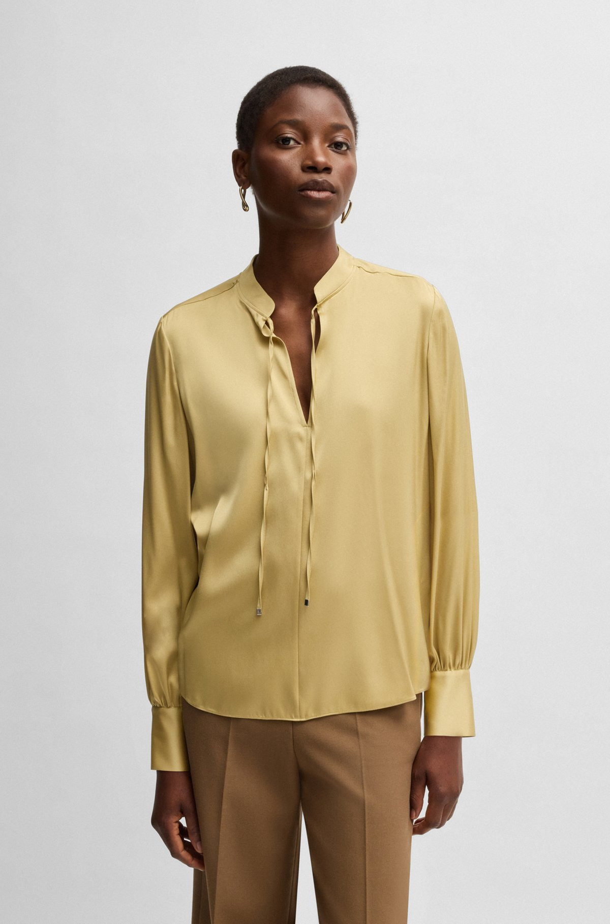 RELAXED-FIT BLOUSE IN STRETCH SILK WITH KEYHOLE NECKLINE - 2