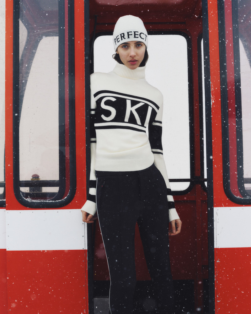 PERFECT MOMENT Schild Merino Wool Sweater outlook