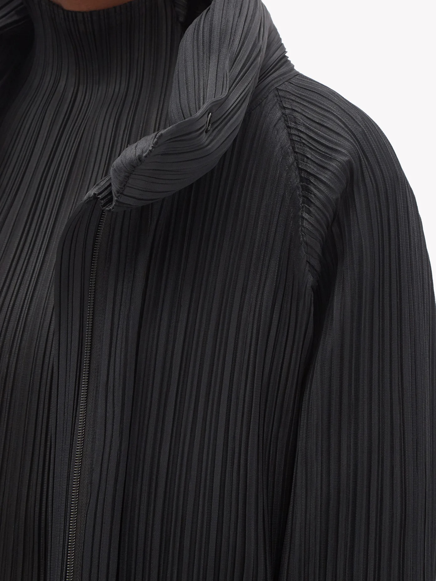 Detachable-panel padded technical-pleated coat - 3