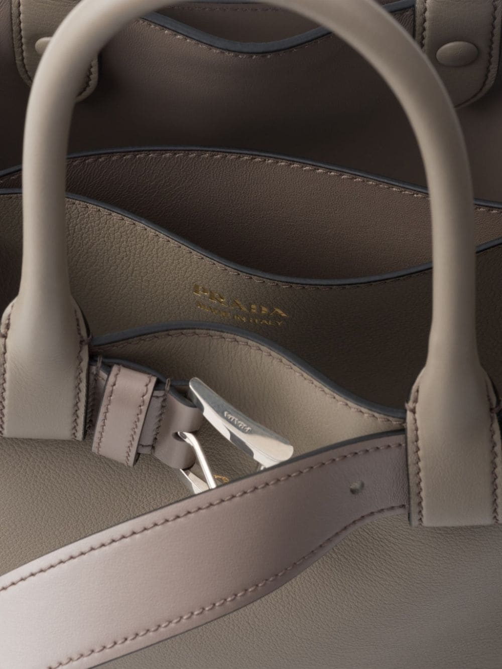 medium belted leather handbag - 5