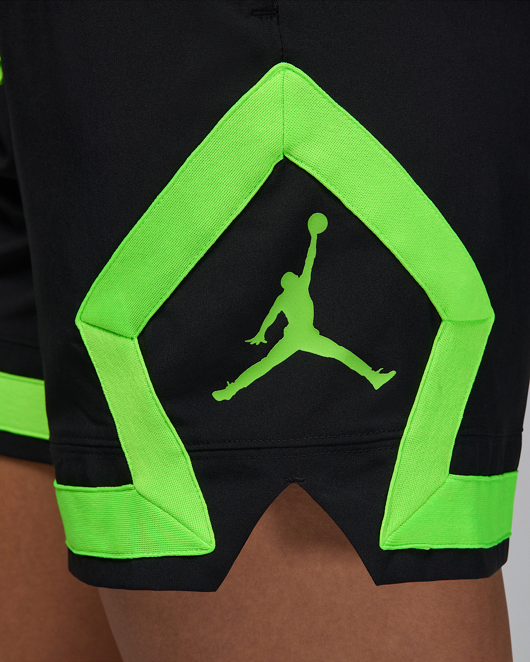 Jordan Sport Men's Dri-FIT Woven Diamond Shorts - 6