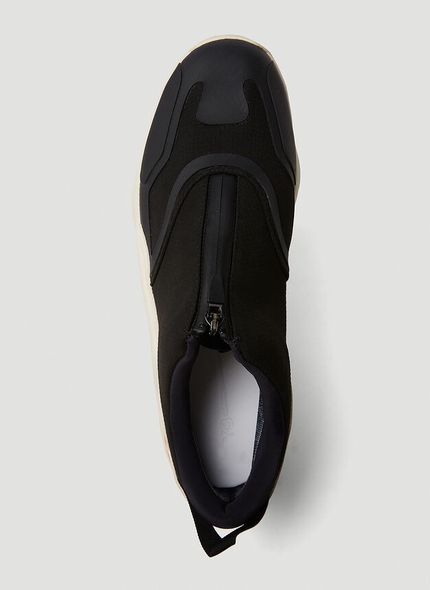 Swift R3 Terrex Sneakers in Black - 7