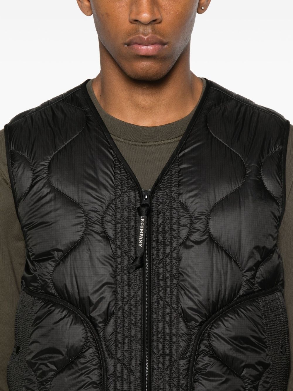 D.D. Shell quilted panelled gilet - 5