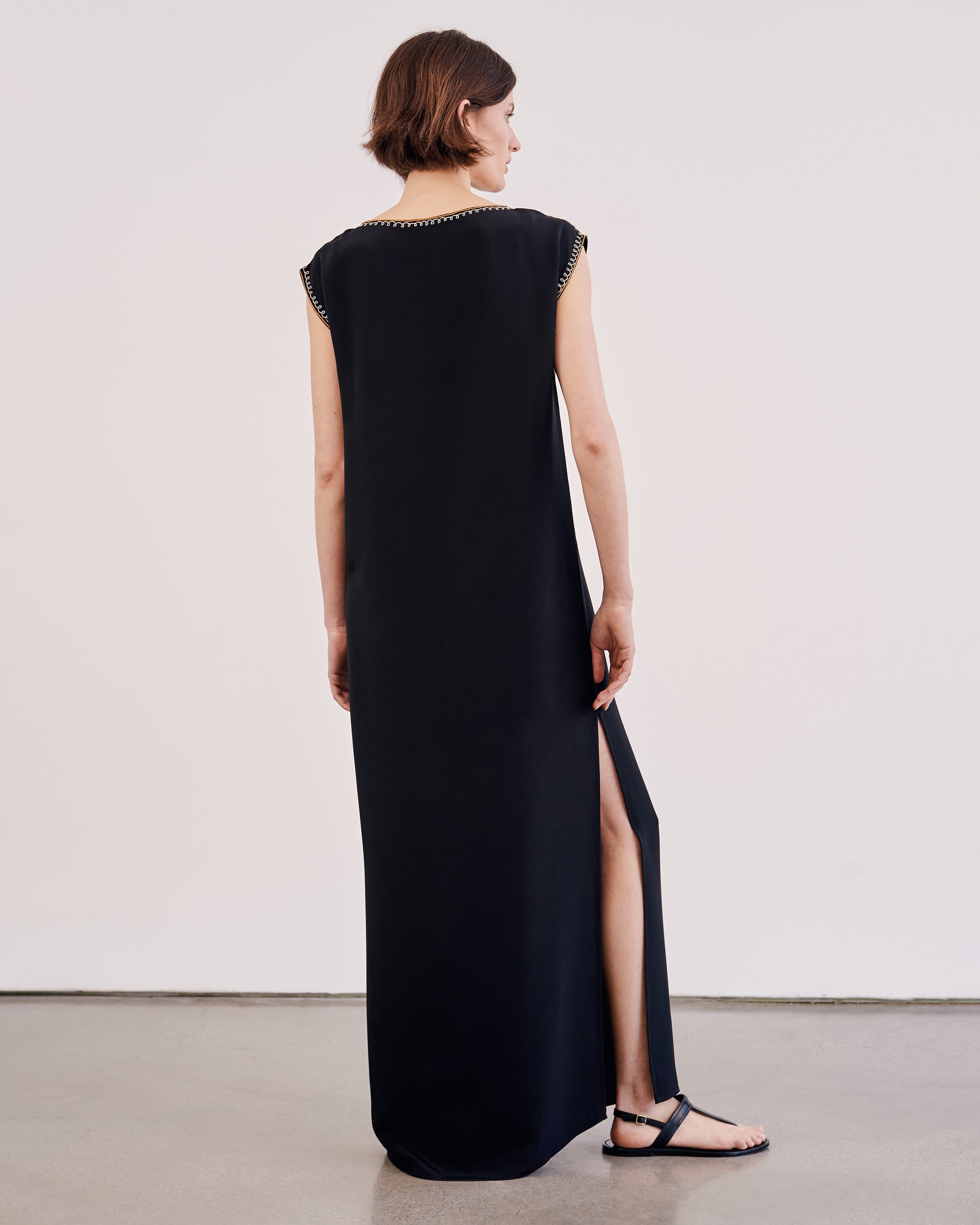 ALBERTINE EMBROIDERED DRESS - 3