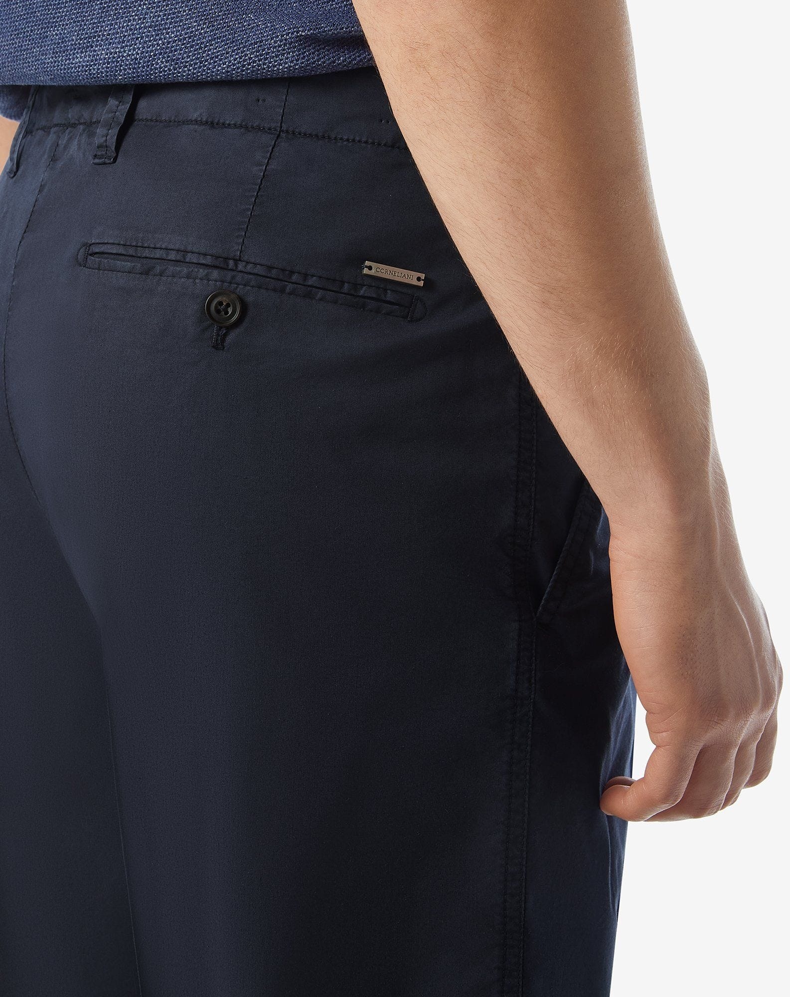 Navy blue stretch satin Bermuda shorts - 5