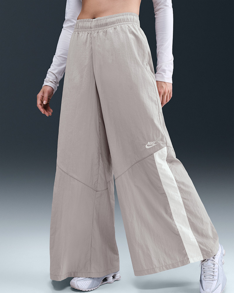 Nike Nike Sportswear Women's Wide-Leg Woven Pants outlook