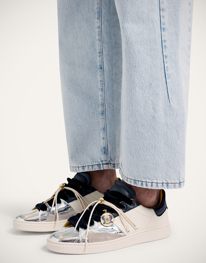 La DoubleJ All Time Low Top outlook