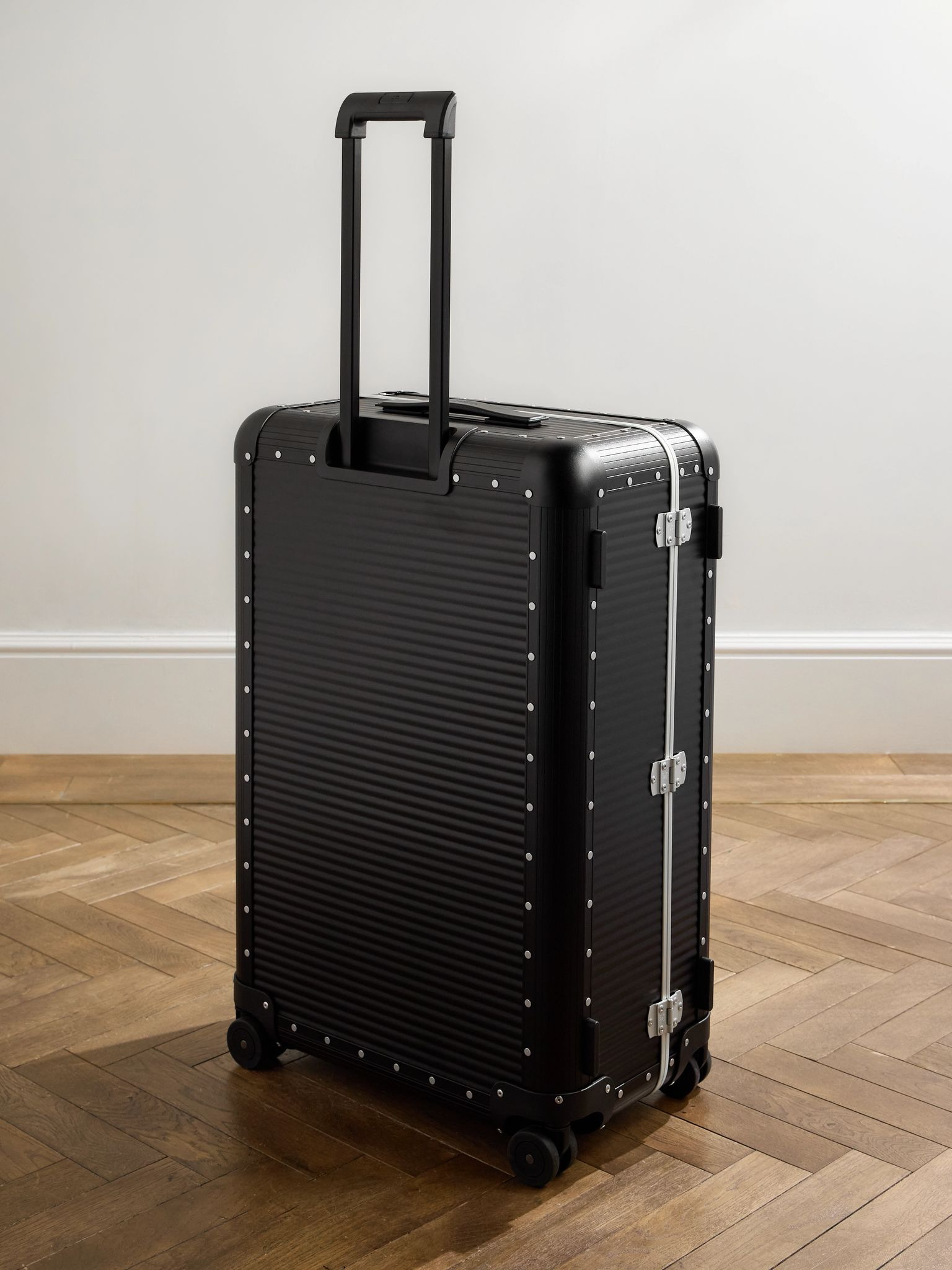 Bank Spinner 76cm Leather-Trimmed Polycarbonate Spinner Suitcase Black - 4