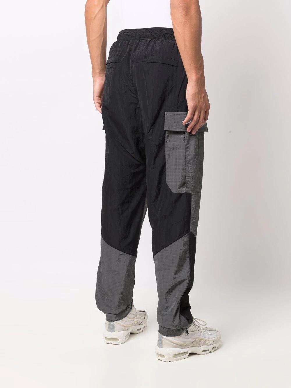 23 Engineered colourblock cargo trousers - 4