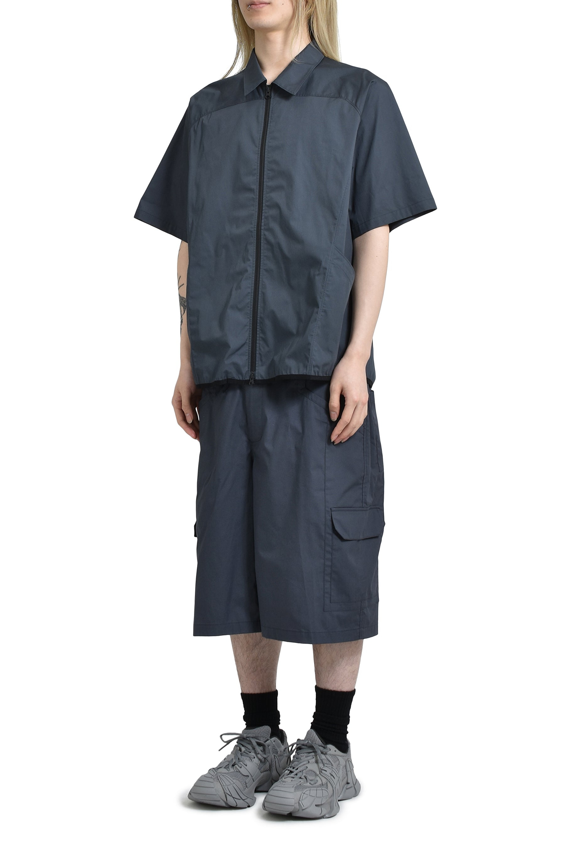 POPLIN ZIPPED SHORT SLEEVE SHIRT / CONVOY GRY - 4