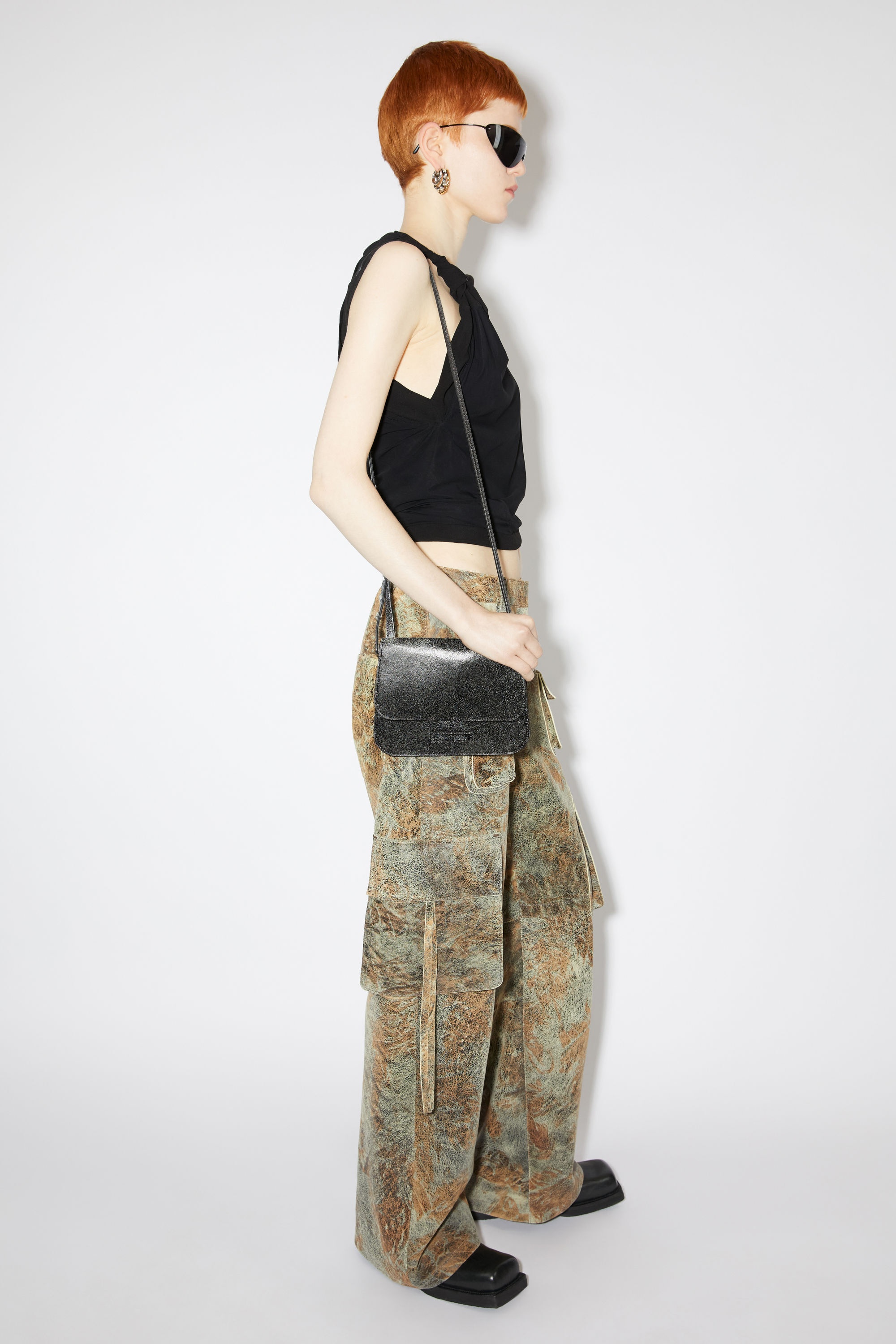 Platt crossbody bag - Black - 2