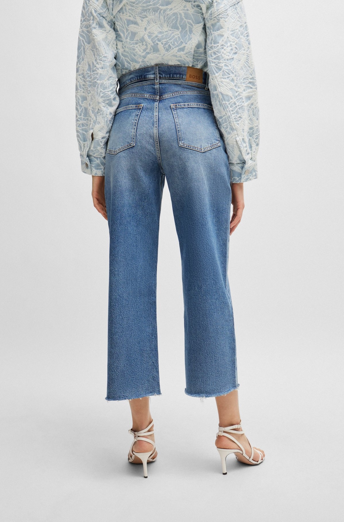 BLUE JEANS WITH BELT DETAIL - 4