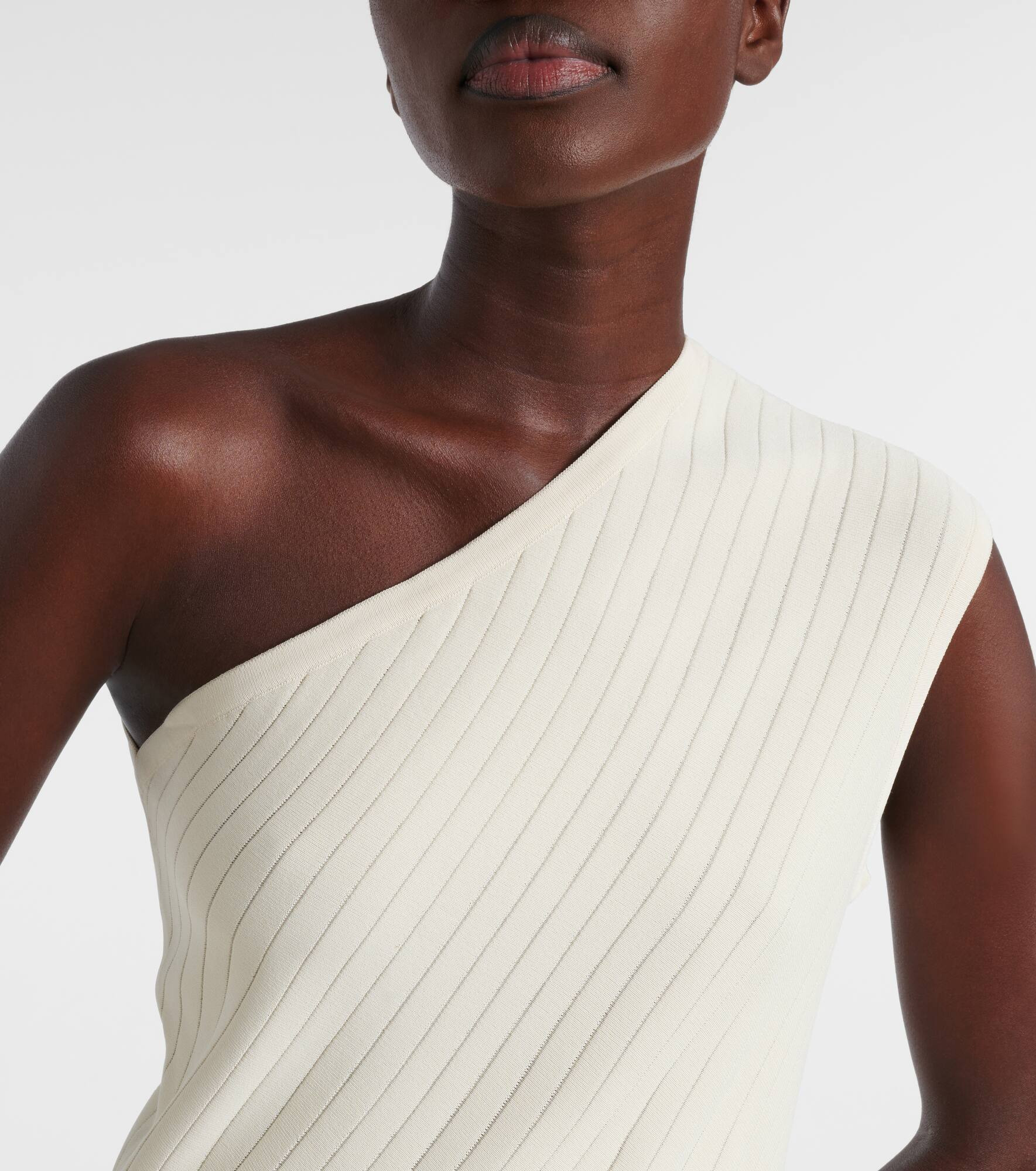 Asymmetric pleated crêpe midi dress - 4