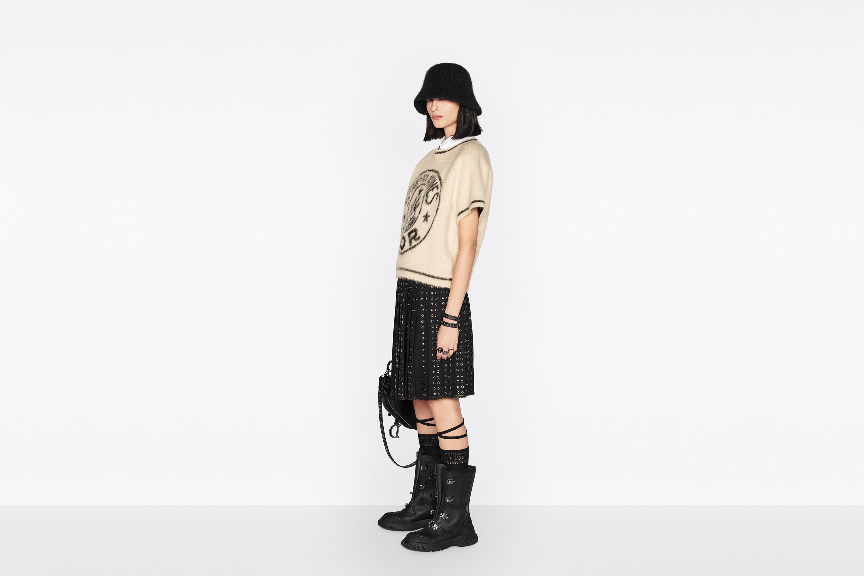 Short-Sleeved Sweater - 5
