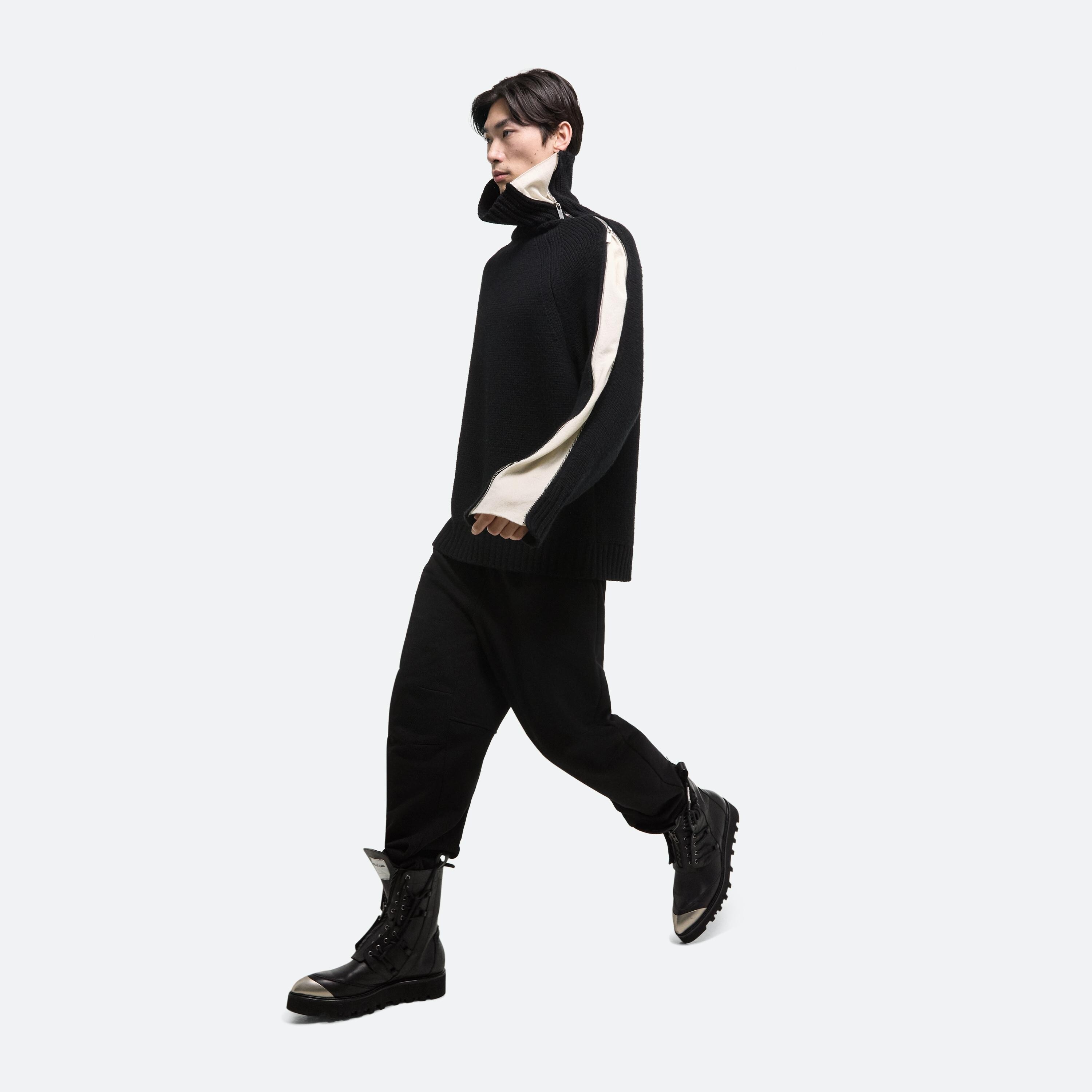 SUITCASE TURTLENECK - 12