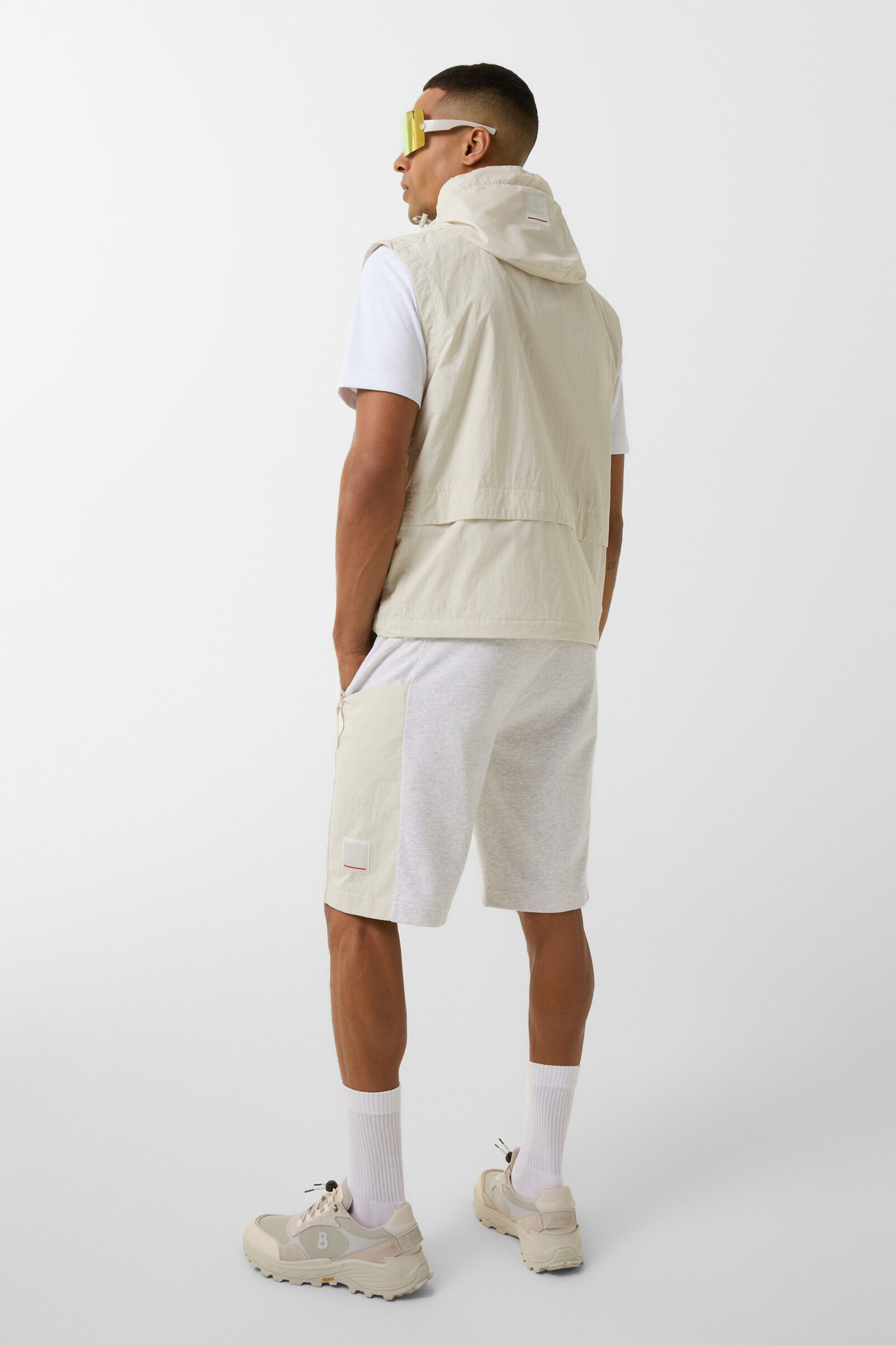 Marek vest in Sand - 3
