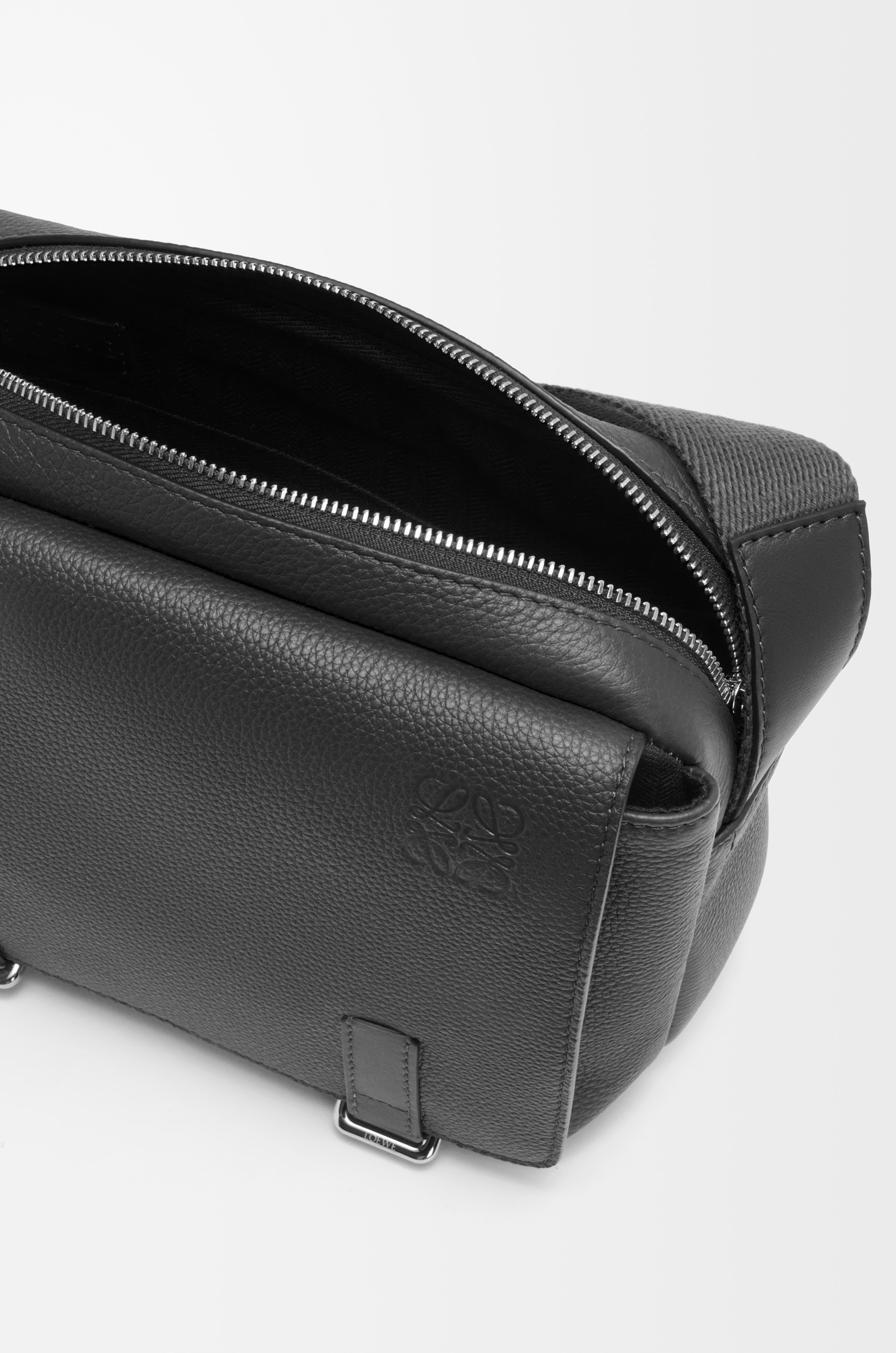 XS Military messenger bag in soft grained calfskin - 6