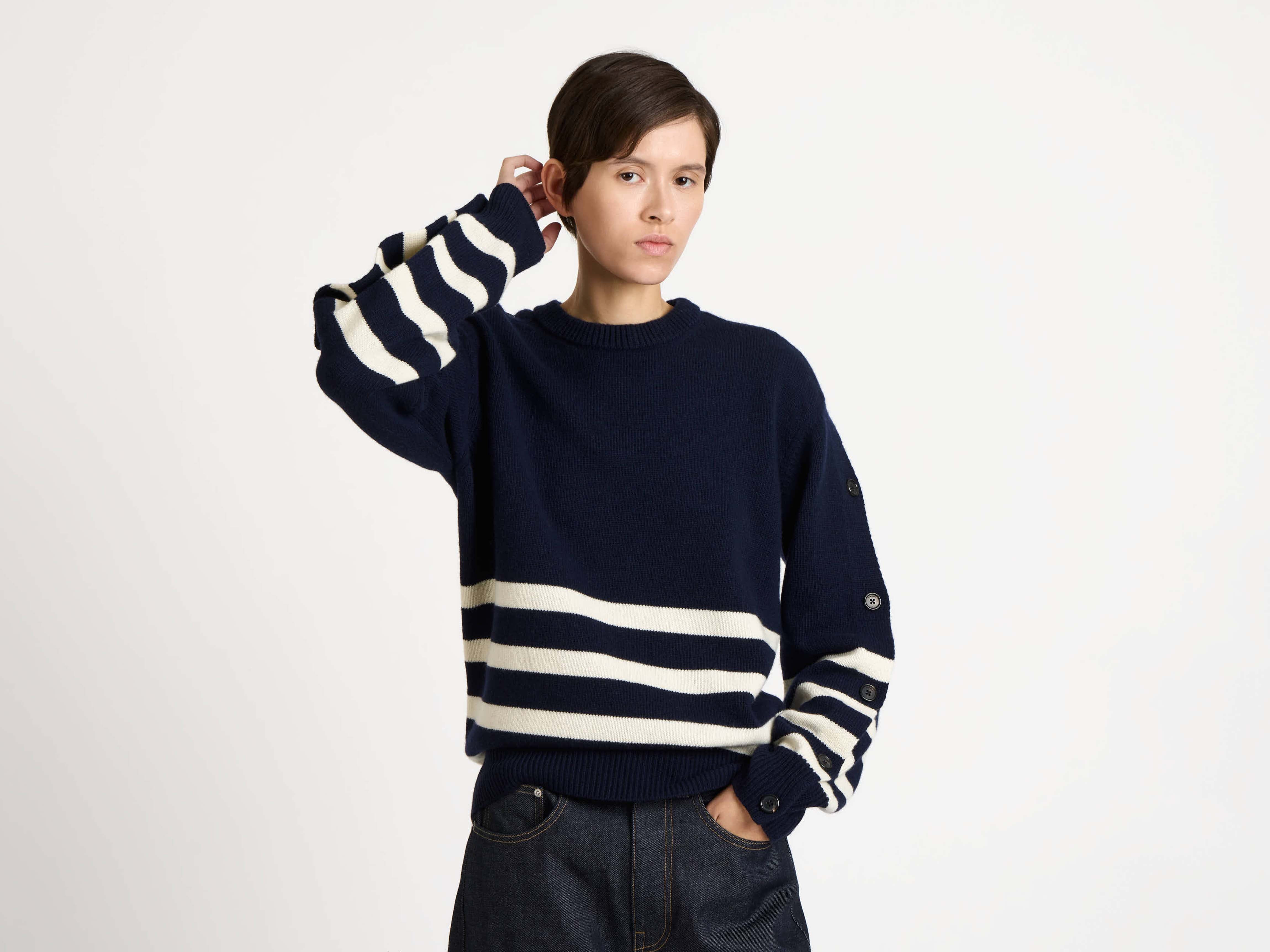 BUTTONED SLEEVE BRETON JUMPER IN NAVY - 4