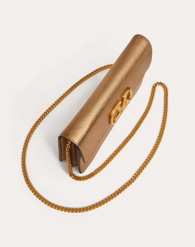 VLOGO SIGNATURE METALLIC GRAINY CALFSKIN WALLET WITH CHAIN 6