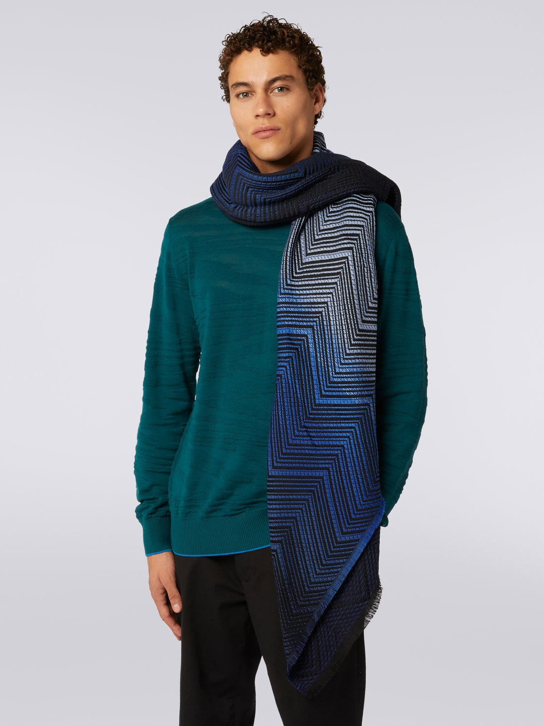 Wool chevron shawl with frayed edges - 3