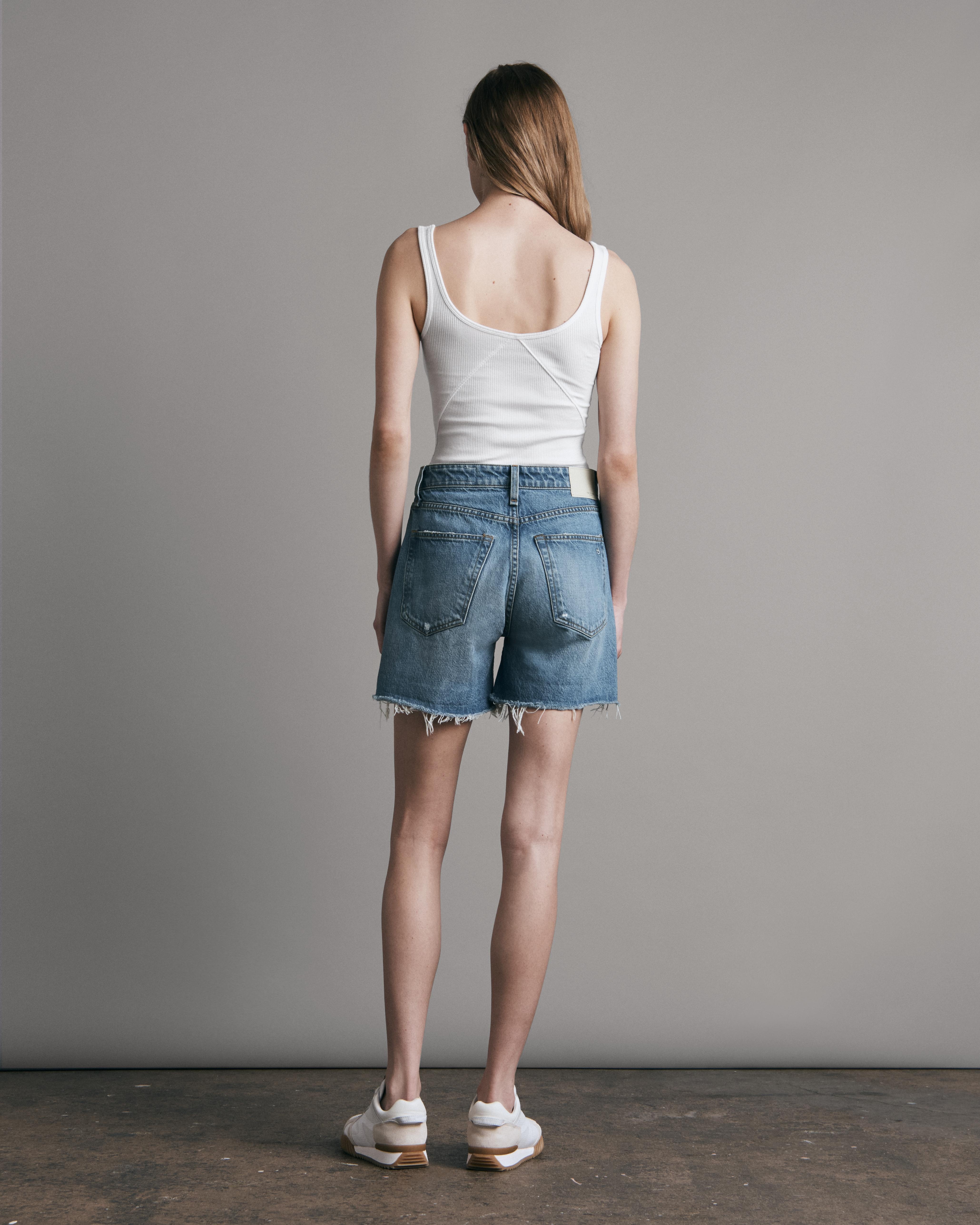 Rosa Mid-Rise Boyfriend 5" Short - Hermosa
Relaxed Fit Mid Indigo Jean Short - 4