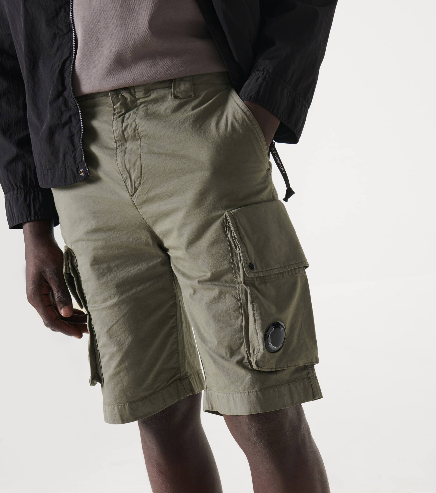 Cotton-blend cargo shorts - 5