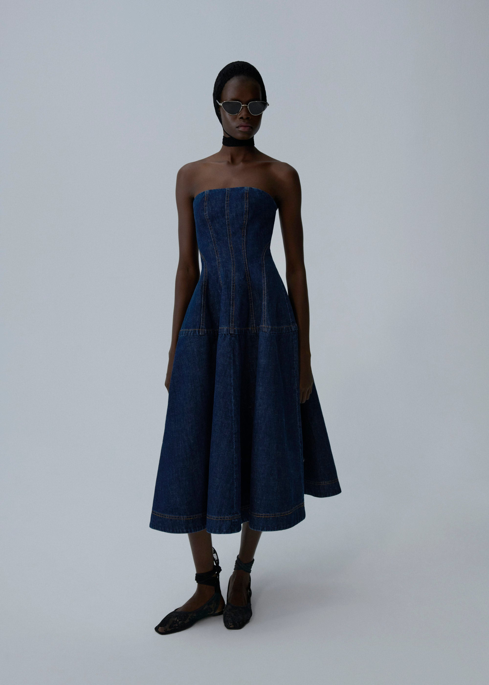 Strapless denim midi dress in navy blue - 3