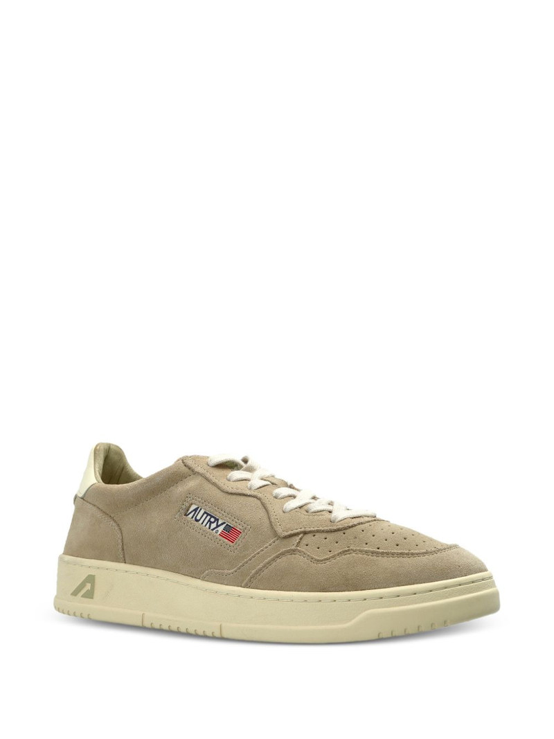 AUTRY Medalist Low sneakers outlook