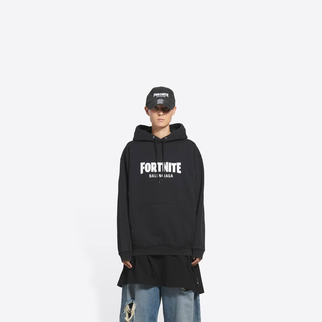 Fortnite©2021 Hoodie Medium Fit in Black - 3