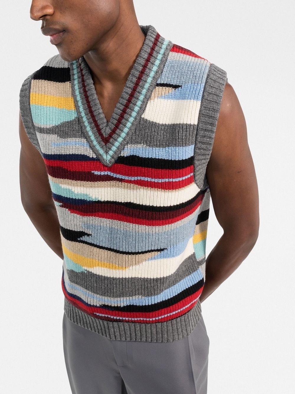 abstract-pattern V-neck knitted vest - 3